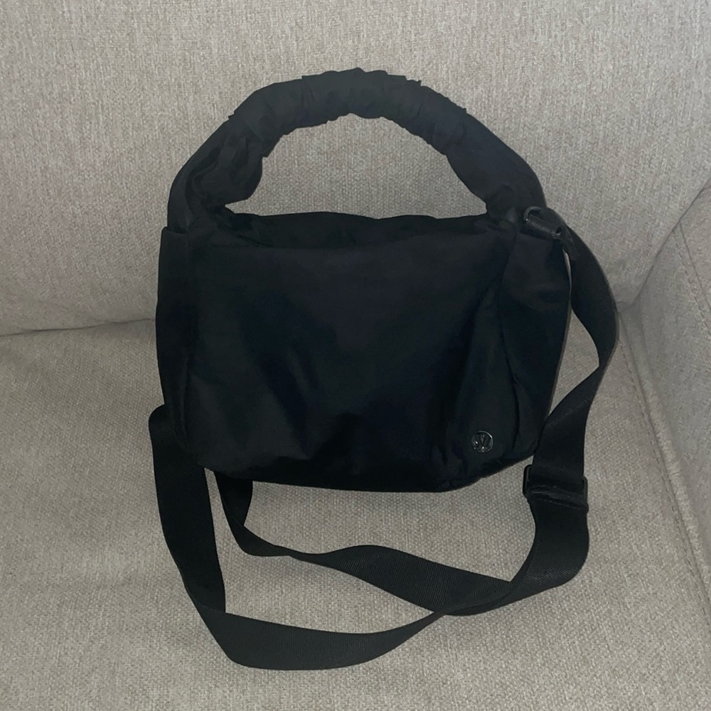 Lululemon puffer crossbody bag